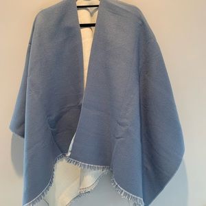 NWT Uniqlo woven reversible poncho blue white